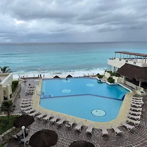 Апартаменты Plaza Sea View